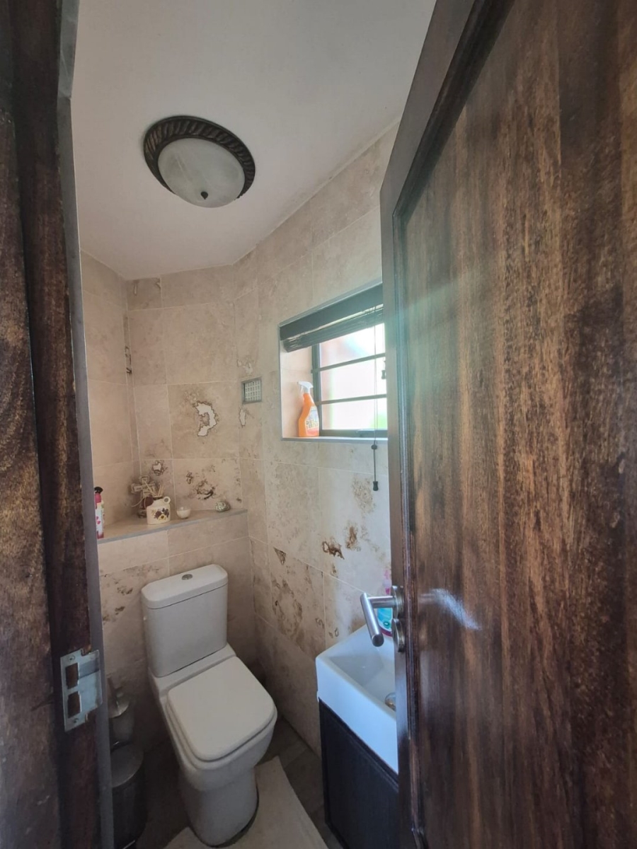 5 Bedroom Property for Sale in Blue Bend Eastern Cape